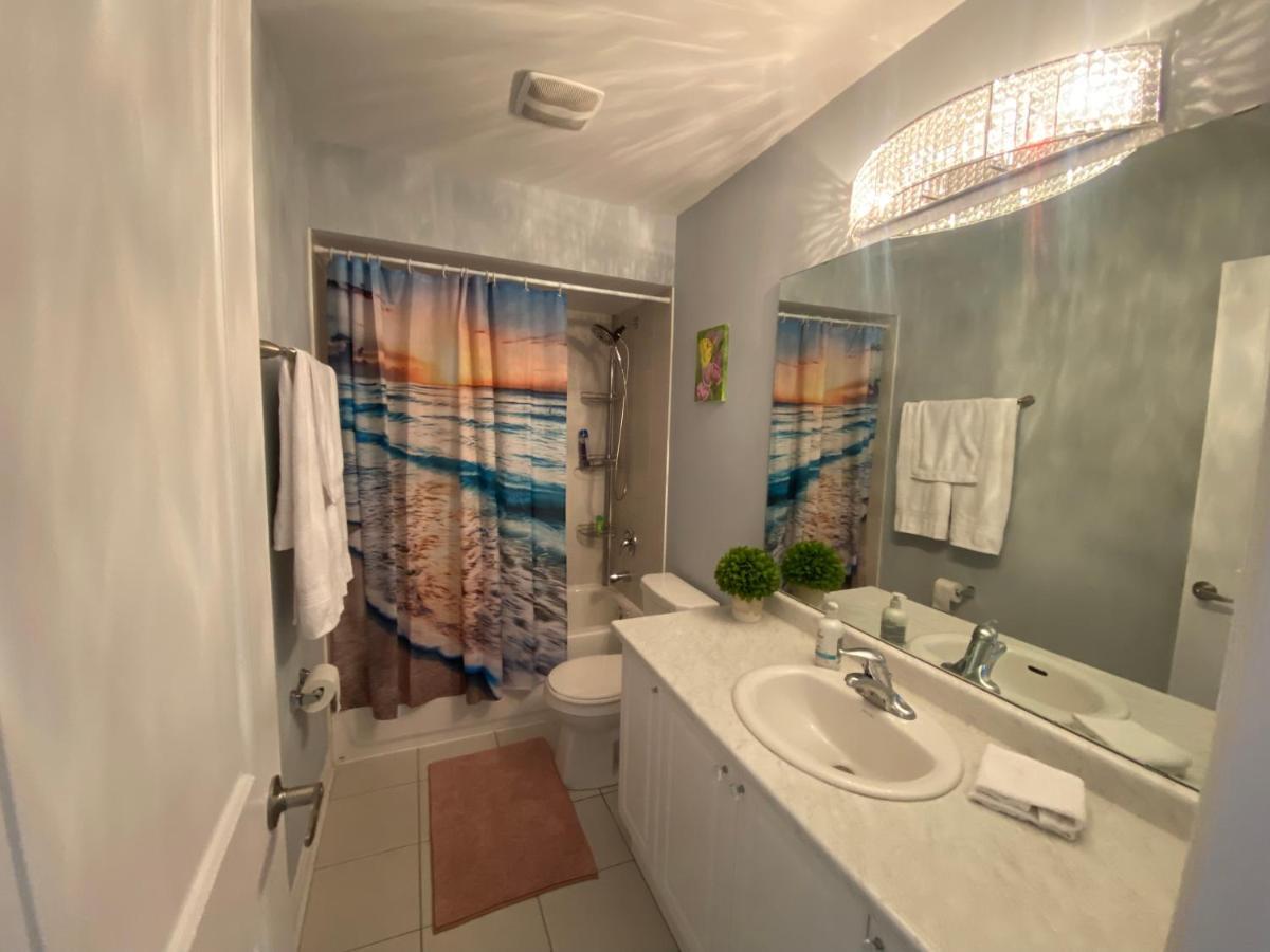 2 Bedroom With 2 Ensuites Unit In Richmond Hill Εξωτερικό φωτογραφία